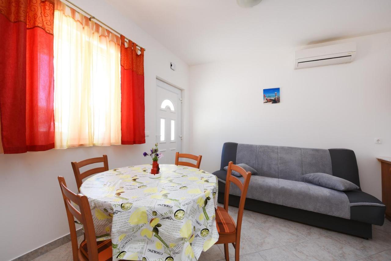 Apartments Sime ペトルチャネ エクステリア 写真
